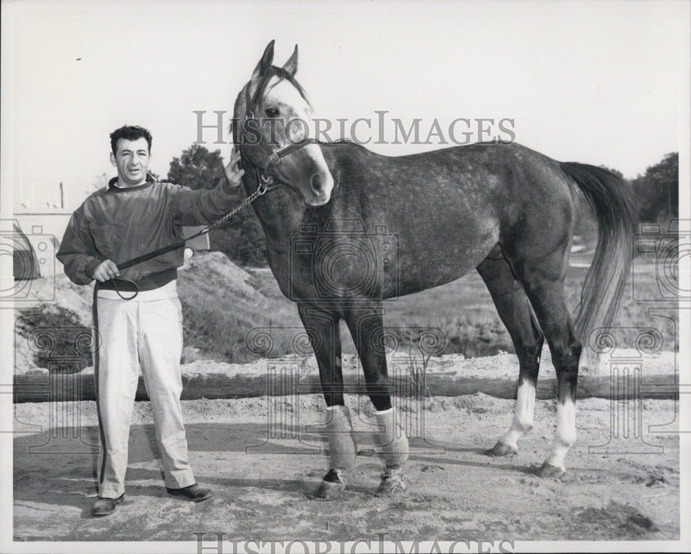 1963 Press Photo Mike Shanshoian With Two Year Old Race Horse Crafty Trader - Historic Images