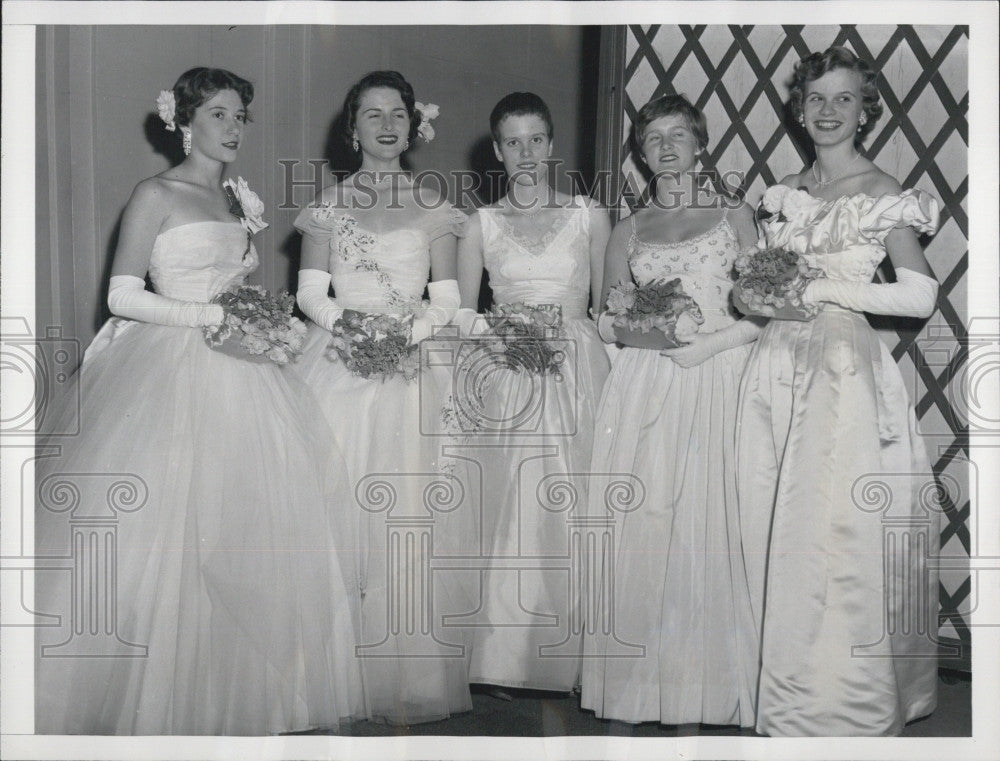 1954 Press Photo First InterCity Mistletoe Debutante Ball - Historic Images