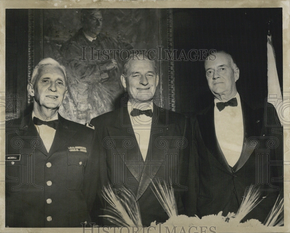 1960 Press Photo Col Quincy Shaw Pres /Assoc of U.S.Army, Richard MorseDir - Historic Images