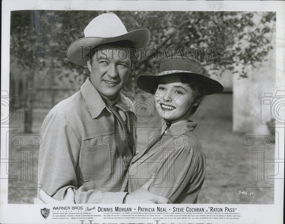 1951 Press Photo Dennis Morgan &amp; Patricia Morgan Star In Raton Pass - Historic Images