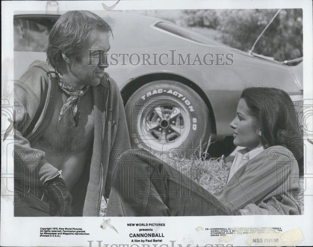 Press Photo Actor David Carradine and actress Veronica Hamel star in Cannonball. - Historic Images