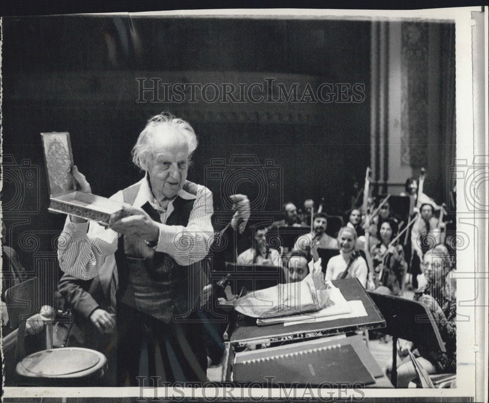 1972 Press Photo Conductor Maestro Leopold Stokowski , 90th Birthday - Historic Images