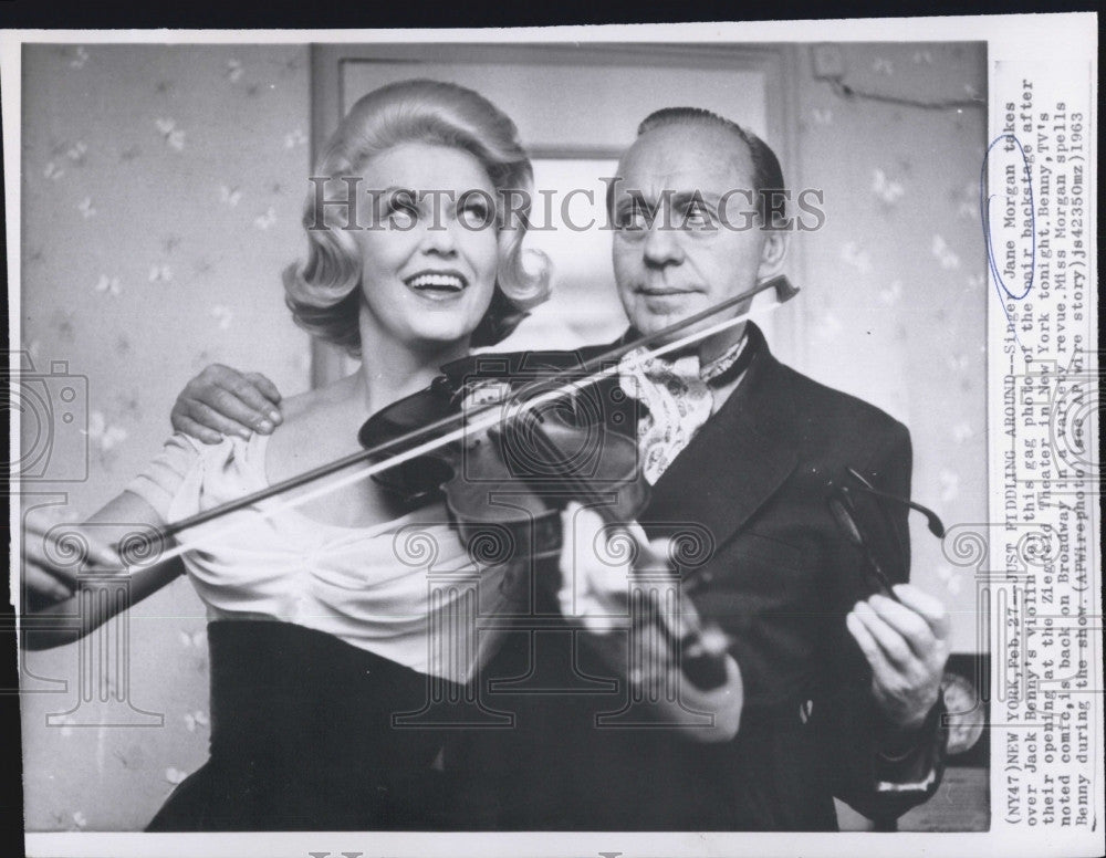 1963 Press Photo Jane Morgan, Singer With Jack Benny - Historic Images