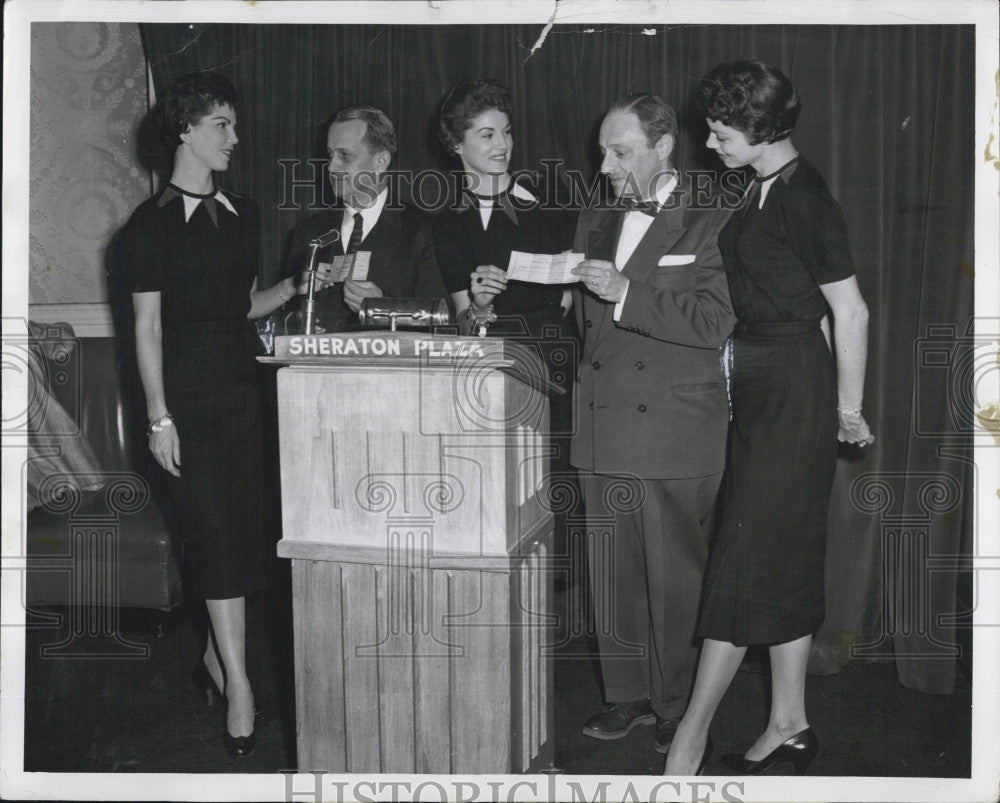 1956 Press Photo Christine McGuire, Dr. John Tilton, Dr. Kivie Moldave - Historic Images