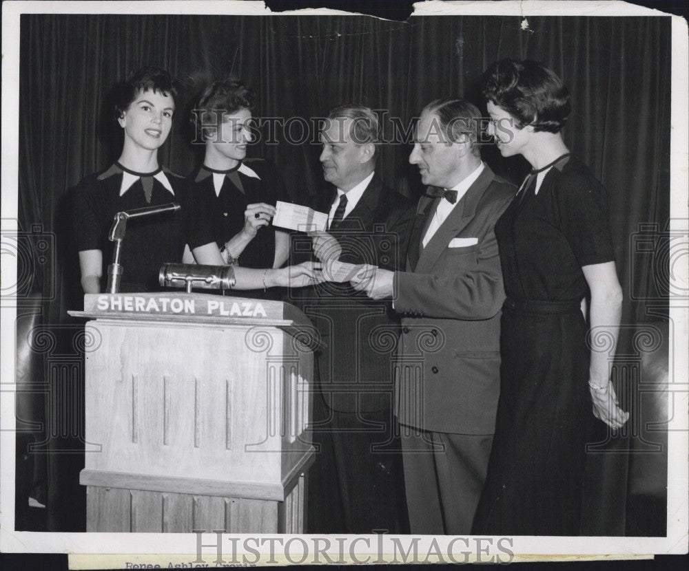 1956 Press Photo McGuire Sister s, presented a check to Damon Runyon Fund. - Historic Images