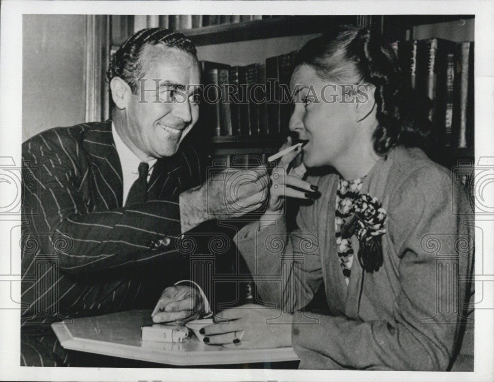 1941 Press Photo Walter McGowan &amp; fiancee, Marcelle Edwards Manville Carlisle - Historic Images