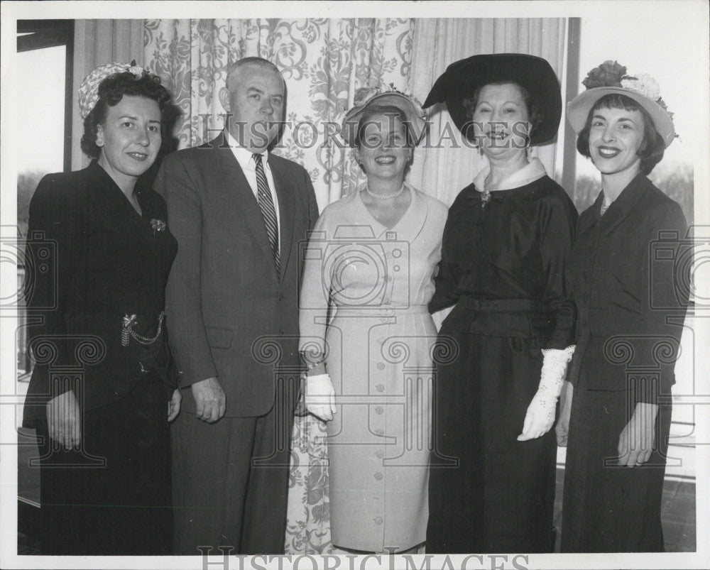 1957 Press Photo &quot;Friends Of the Boston Ass. For Retarted Children&quot; - Historic Images