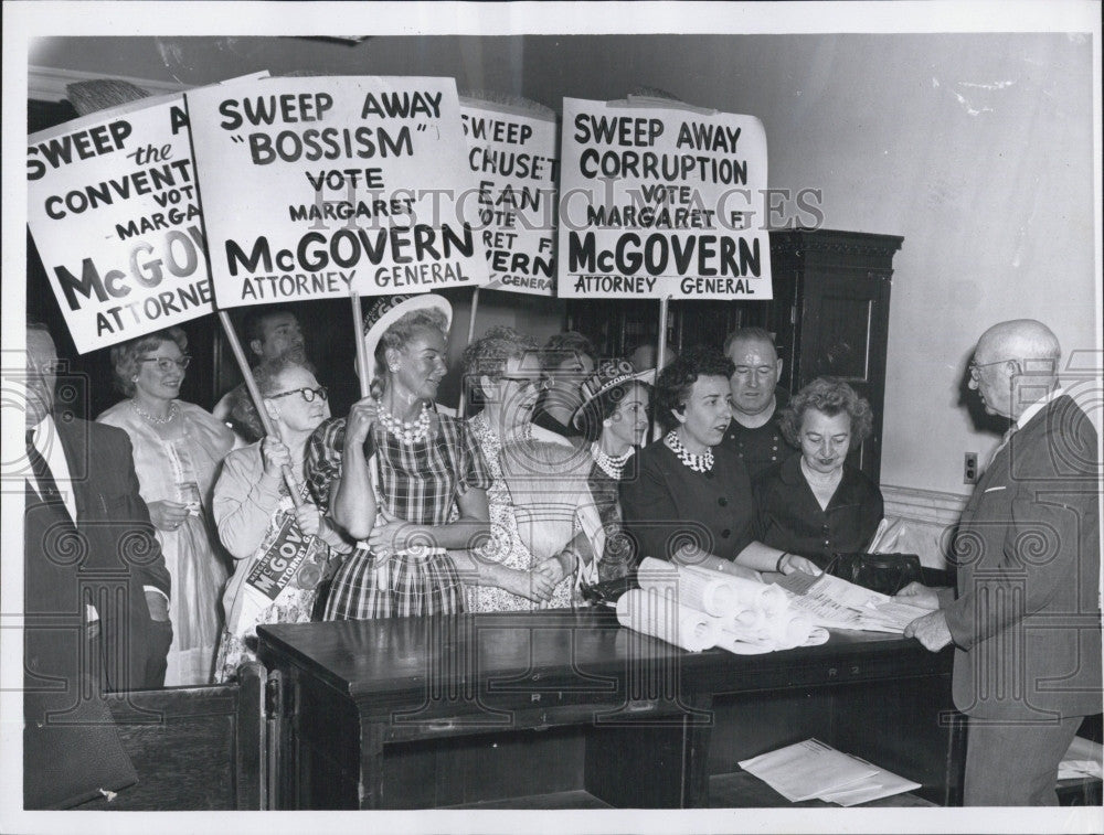 1962 Press Photo Gathering In Support Of Margaret McGovern For Attorney General - Historic Images