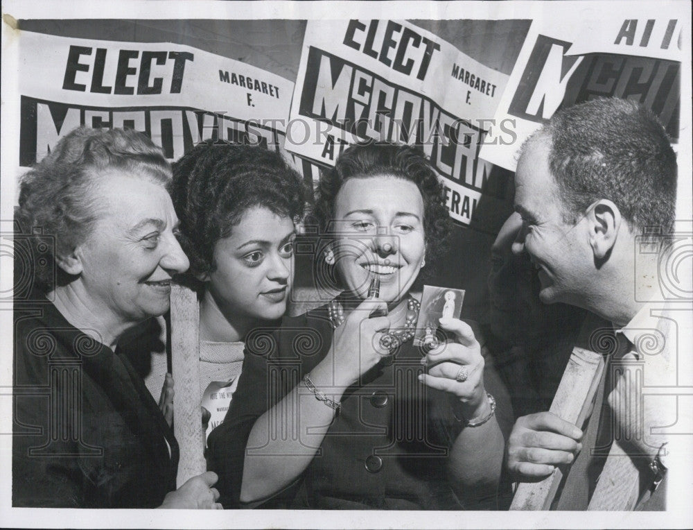 1962 Press Photo Margaret McGovern Before Heading to The Polls - Historic Images