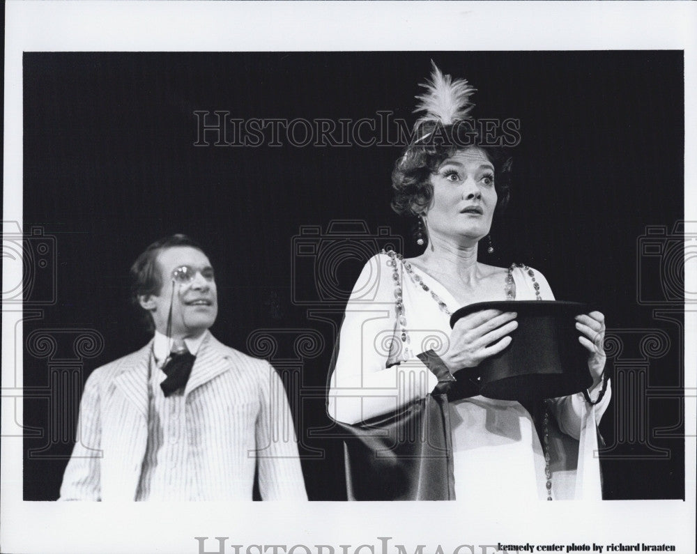 1977 Press Photo Charles Kimbrough &amp; Katherine McGrath in &quot;Travesties&quot; - Historic Images