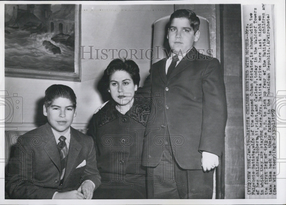 1959 Press Photo Mrs. Fulgencio Batista with his Children. - Historic Images