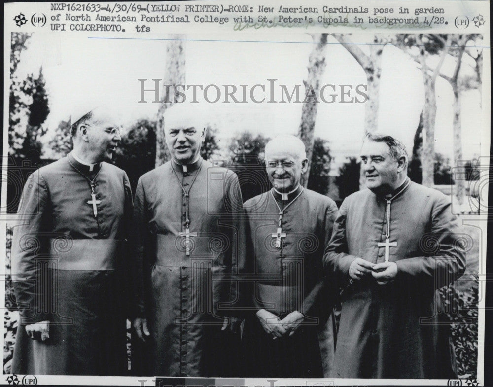 1969 Press Photo New American Cardinals Pose In Garden - Historic Images