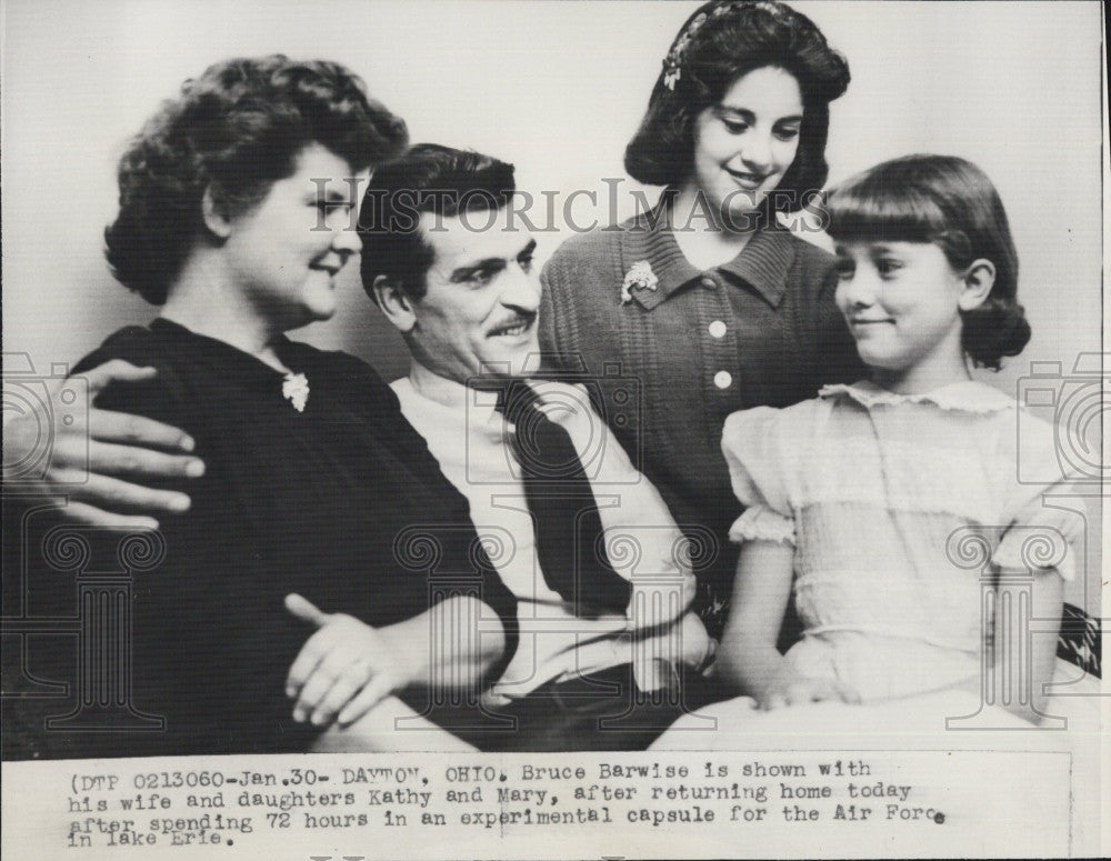 1960 Press Photo Bruce Barwise &amp; family  after Air Force experiment - Historic Images