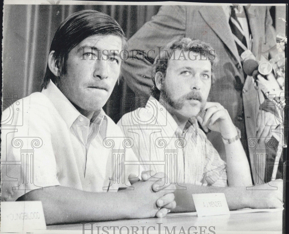 1973 Press Photo Arichibald Menzes &amp; Robert Meek,mini sub survivors - Historic Images