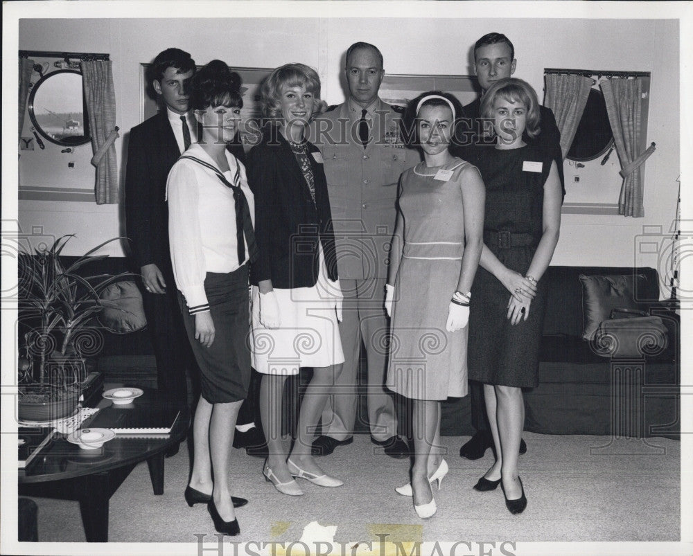 1964 Press Photo The Mercer Girls &amp; USS Kitty Hawks Capt JL Butts - Historic Images