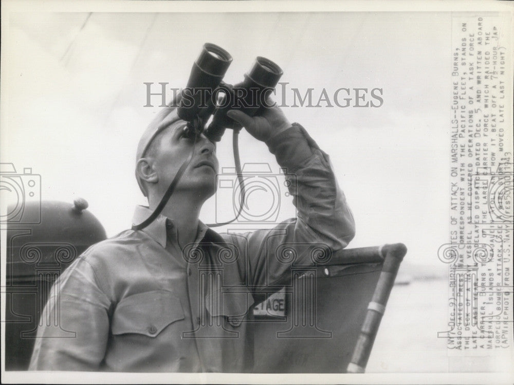 1943 Press Photo AP Correspondent , Eugene Burns - Historic Images
