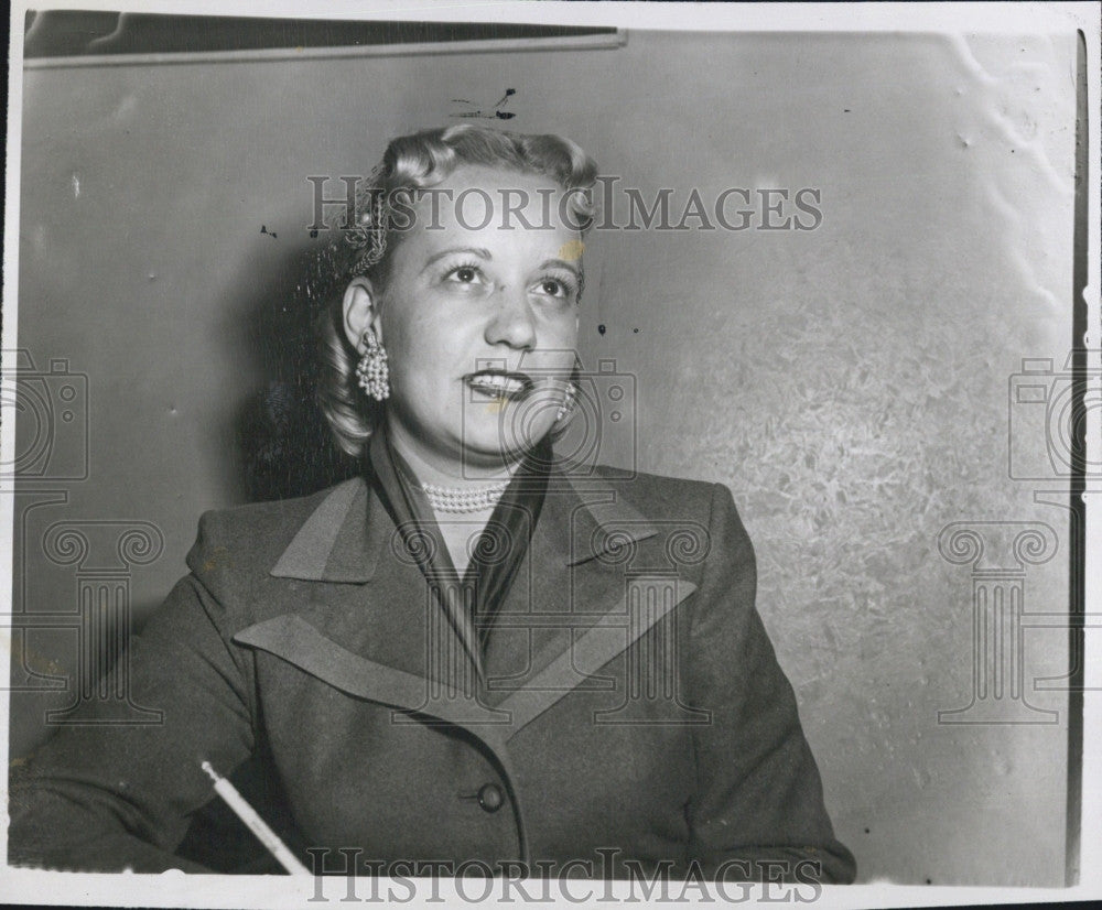 1952 Press Photo Maria Stanley. - Historic Images