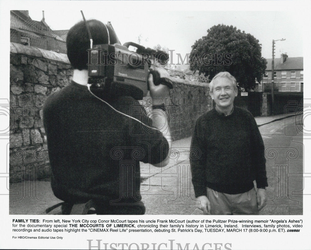 Press Photo NY City cop Conor McCourt &amp; dad author, Frank McCourt - Historic Images