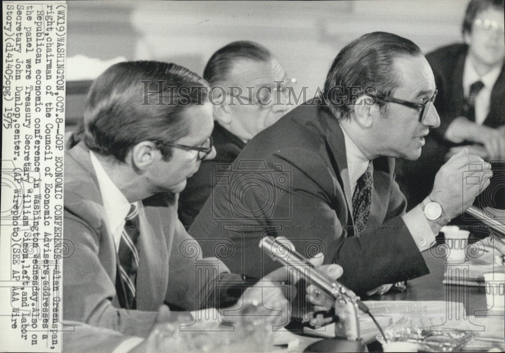 1975 Press Photo Alan Greenspan - Historic Images