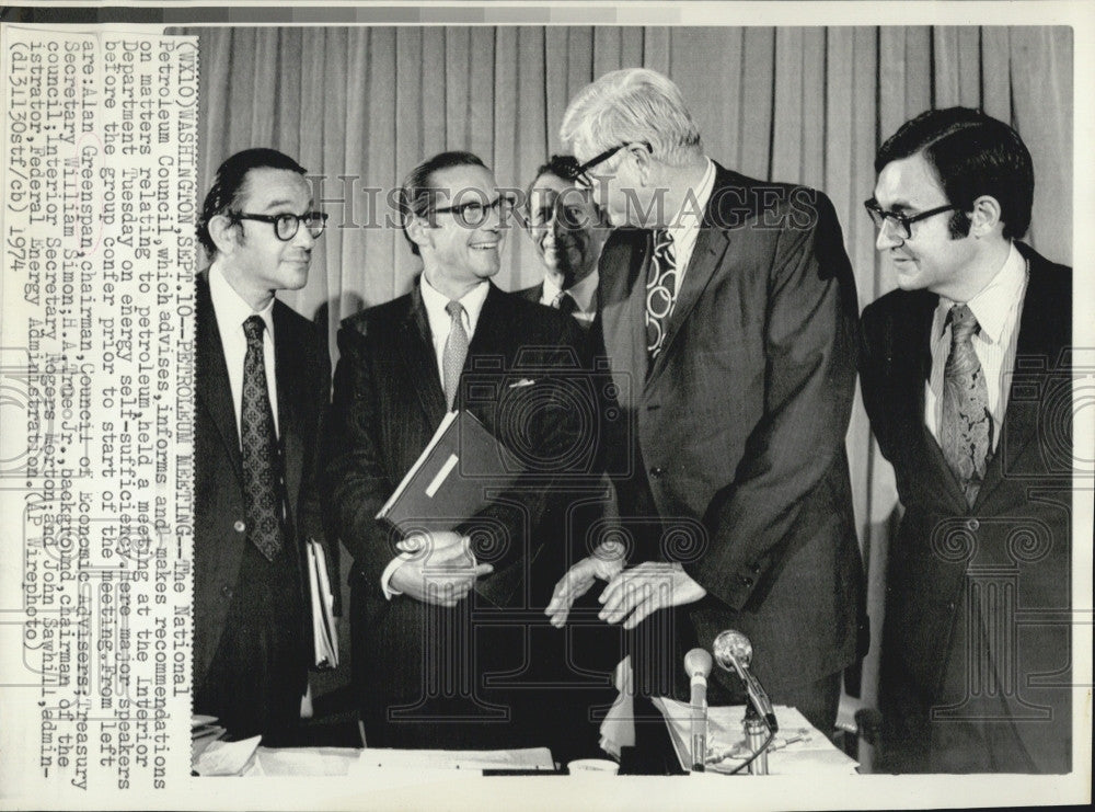 1974 Press Photo National Petroleum Council Meeting Alan Green Span Chairman - Historic Images