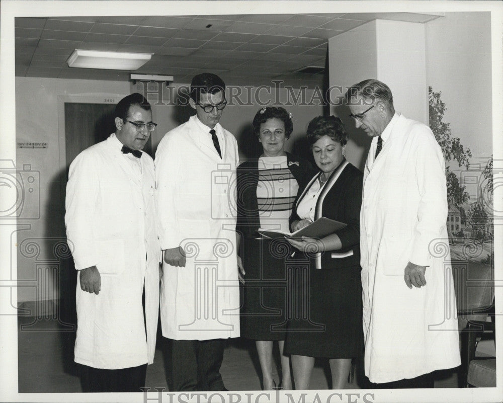 1951 Press Photo Dr William T Green,Dr Mihran Tachjian &amp; Dr Paul Griffin - Historic Images