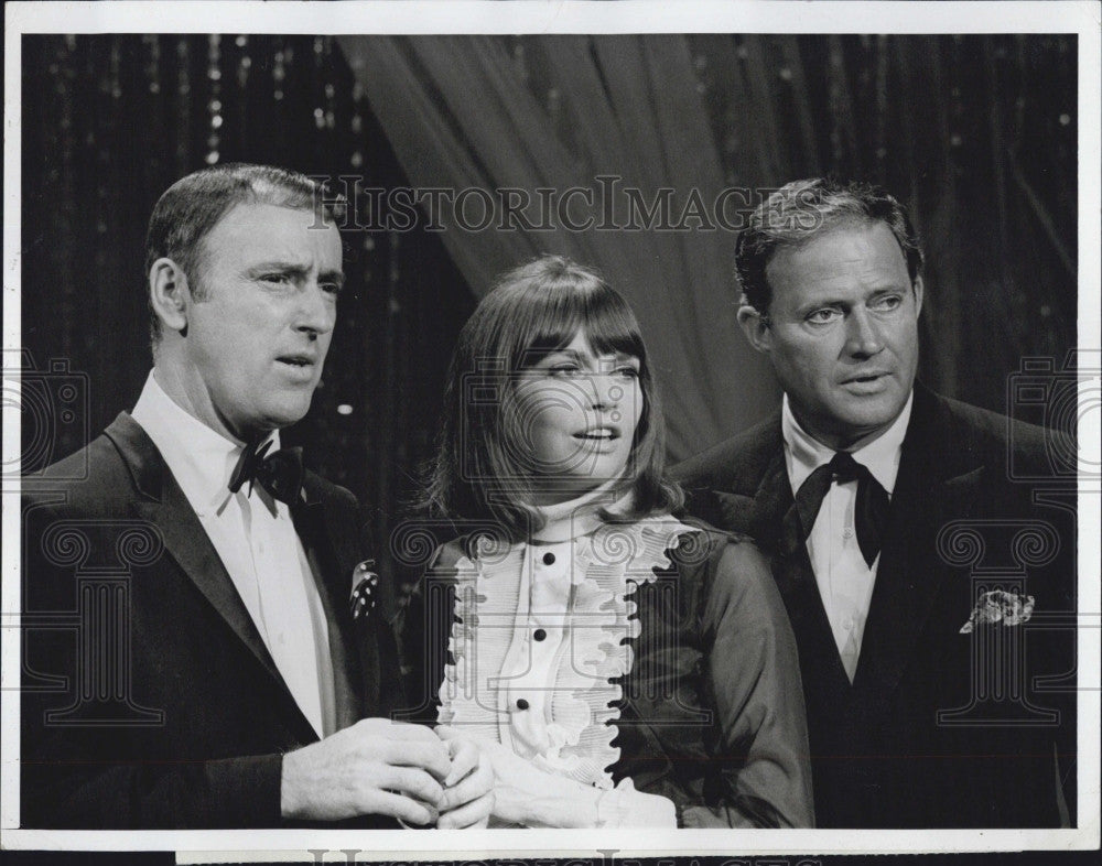 Press Photo Dick Martin, Barbara Feldon &amp; Dan Rowan - Historic Images