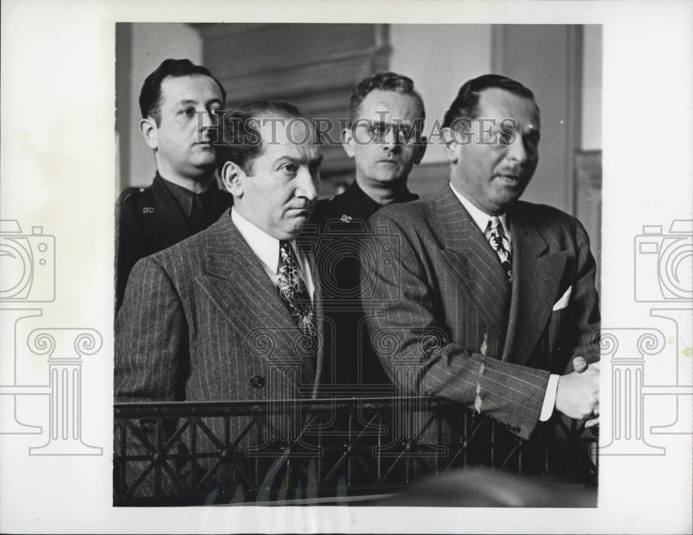 1946 Press Photo Benjamin Feldman(L) &amp; Atty. Michael Kern - Historic Images