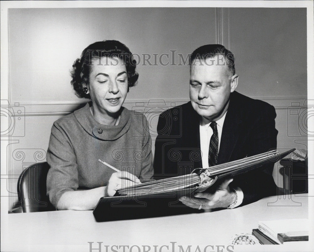 1964 Press Photo Lillian E Pfeiffer and Ben G Doran Liberty Mutual Ins. Co - Historic Images