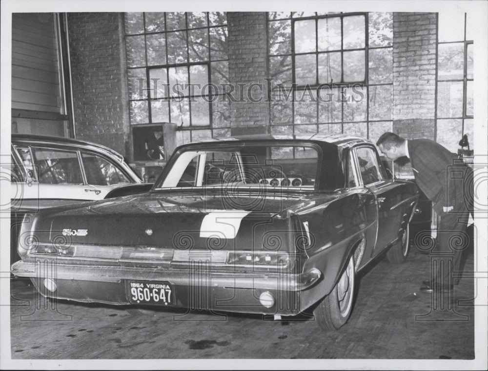 1964 Press Photo Stolen car used in a murder - Historic Images