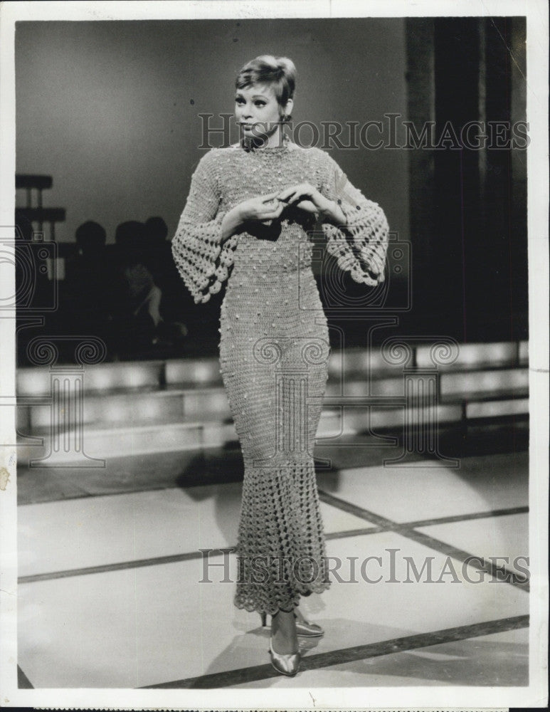 1968 Press Photo Juliet Prowse in &quot;Showtime&quot; - Historic Images