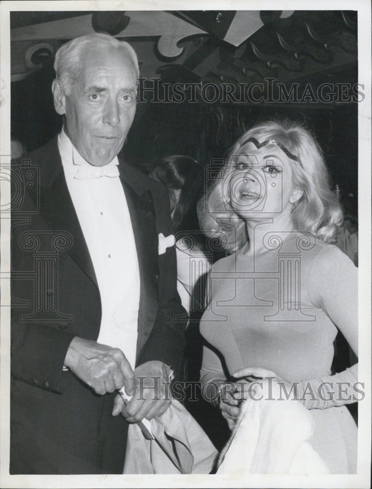 1970 Press Photo Pres. David C. Crockett welcomes Opera singer Colette Boky - Historic Images