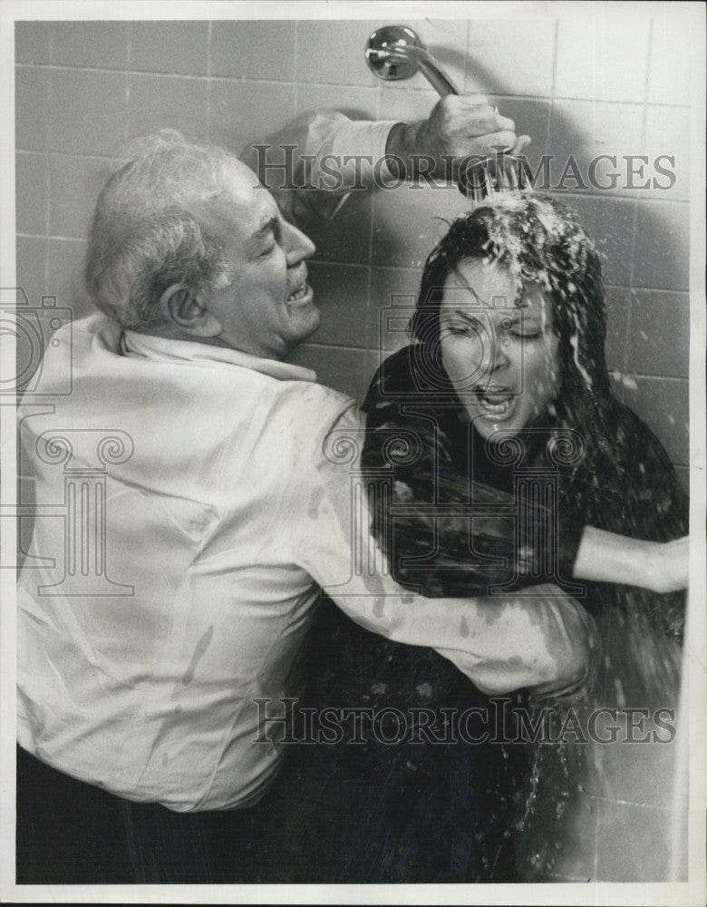 1976 Press Photo Actor Stephen Elliott Actress Trisha Noble in &quot;Executive Suite&quot; CBS - Historic Images