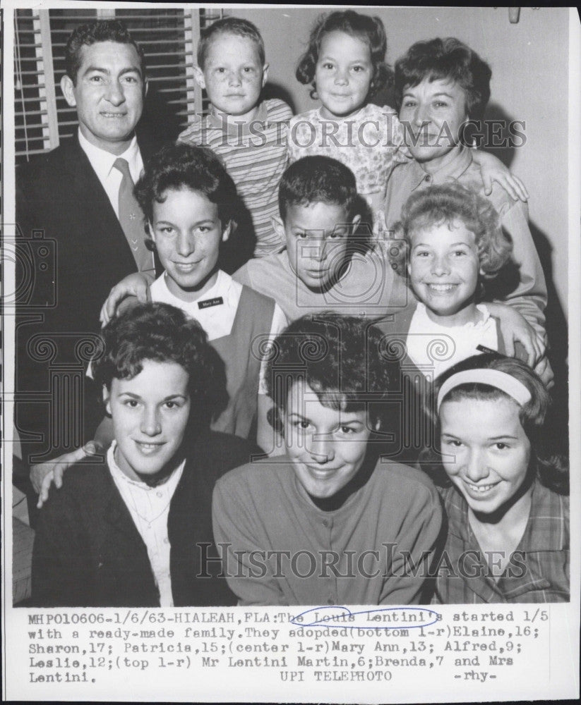 1963 Press Photo Louis Lentini Family Adopted Children Elaine Sharon Patricia - Historic Images