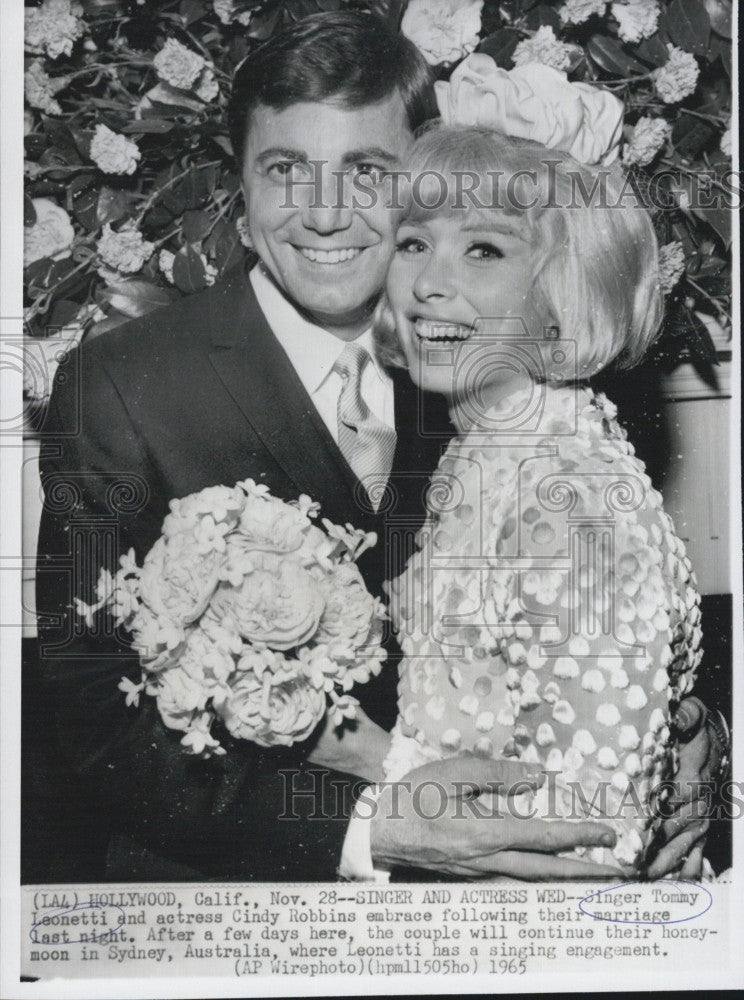 1965 Press Photo Singer Tommy Leonetti &amp; Actress Cindy Robbins Marriage - Historic Images