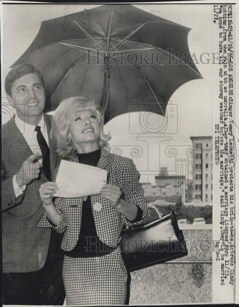 1965 Press Photo Tommy Leonetti &amp;  Cindy Robbins obtains Marriage License - Historic Images