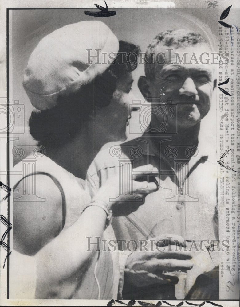 1958 Press Photo Captain Marion Pat Boling And His Wife - Historic Images