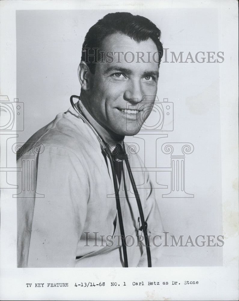 1969 Press Photo Actor Carl Betz as Dr. Stone - Historic Images