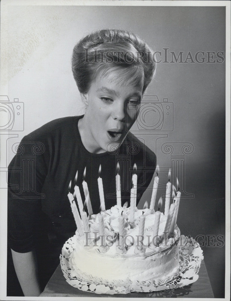 1969 Press Photo Actress Zina Bethune - Historic Images