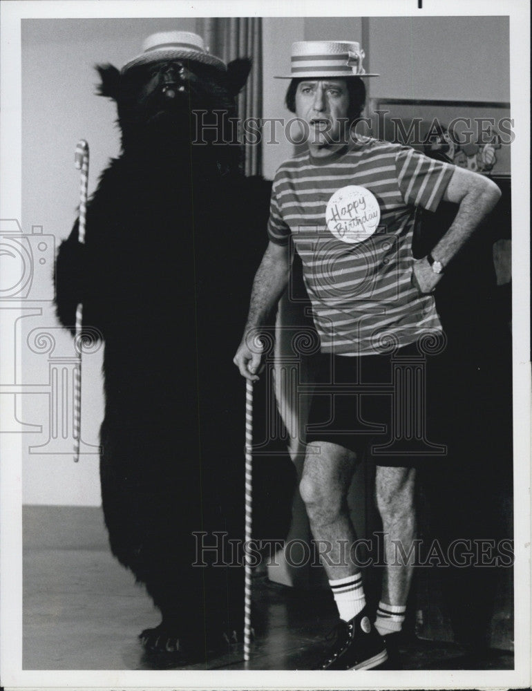 1973 Press Photo Soupy Sales stars in &quot;The Bear and I&quot; - Historic Images