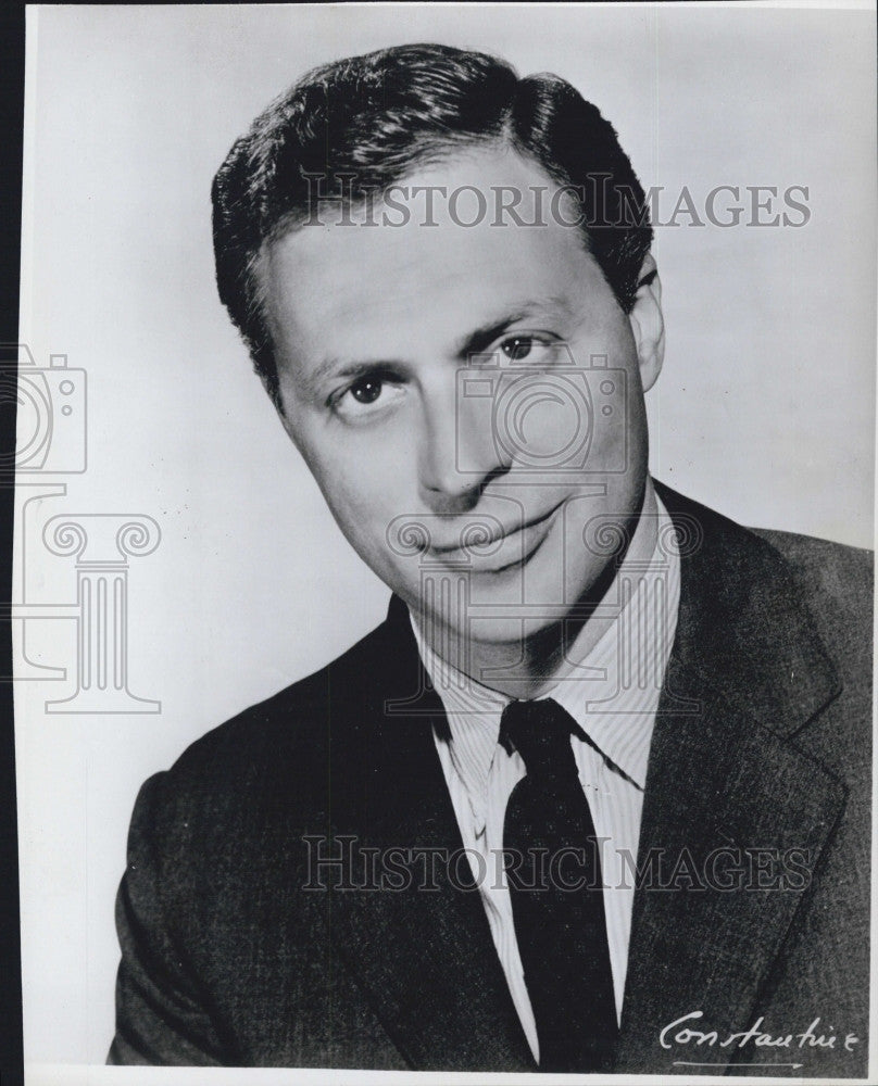 1965 Press Photo Gene Saks, Director of &quot;Half a Sixpence&quot; - Historic Images