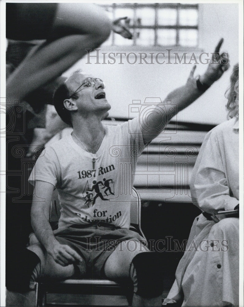 1989 Press Photo Dance Instructor Marcus Shulkind Prepares Students - Historic Images