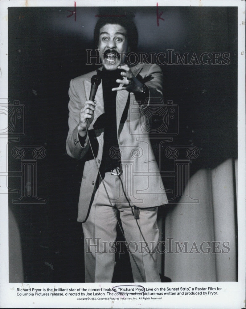 1982 Press Photo Comedian/actor Richard Pryor on stage - Historic Images