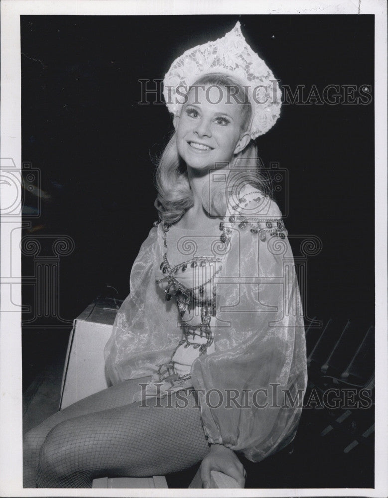 1971 Press Photo Ice Skating Champ, Linda Carbonetto - Historic Images