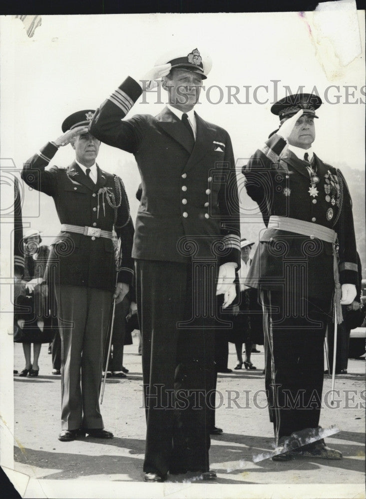 1939 Press Photo Crown Prince Fredrik Salutes As Denmark National Anthem Played - Historic Images