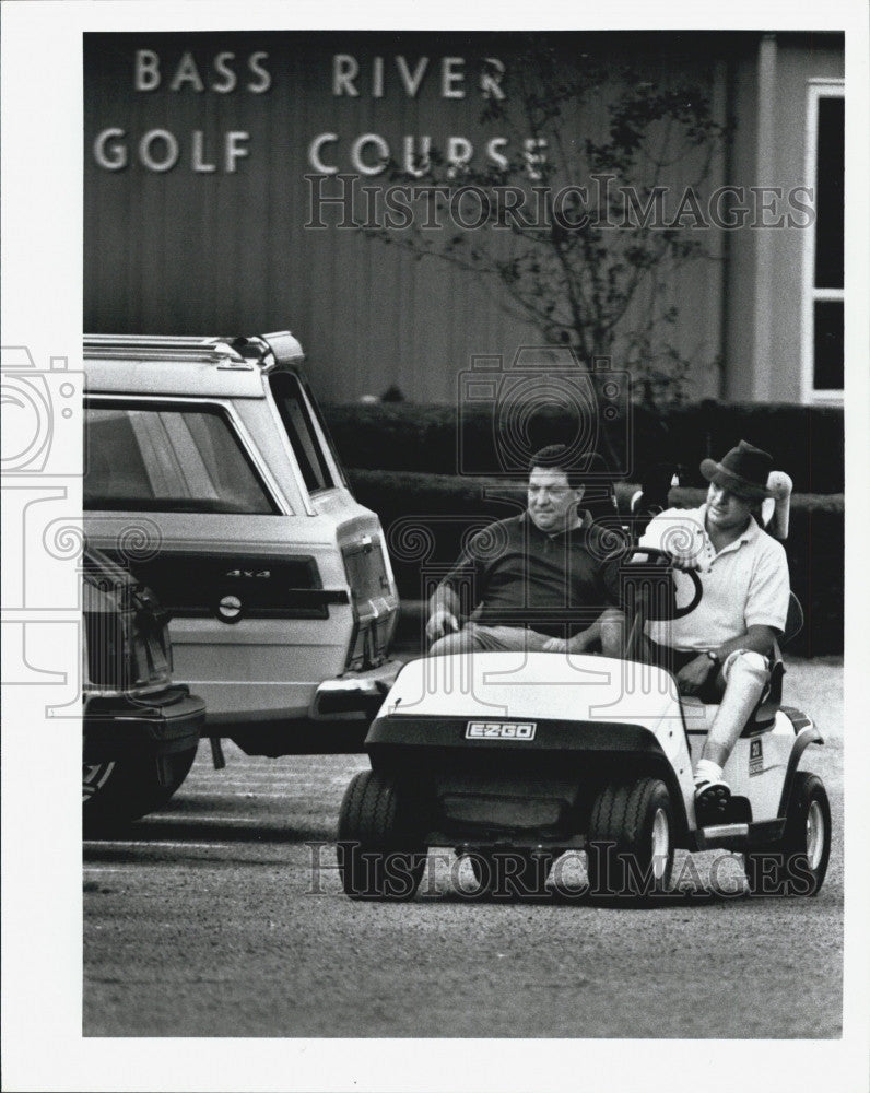 1995 Press Photo Denucci At Bass River Golf Course - Historic Images