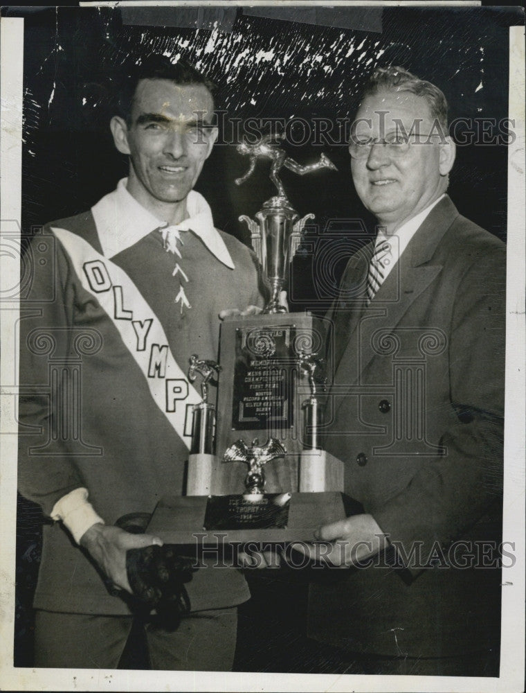 1952 Press Photo Men&#39;s Senior Derby Winner Charles Desjardins of Salem - Historic Images