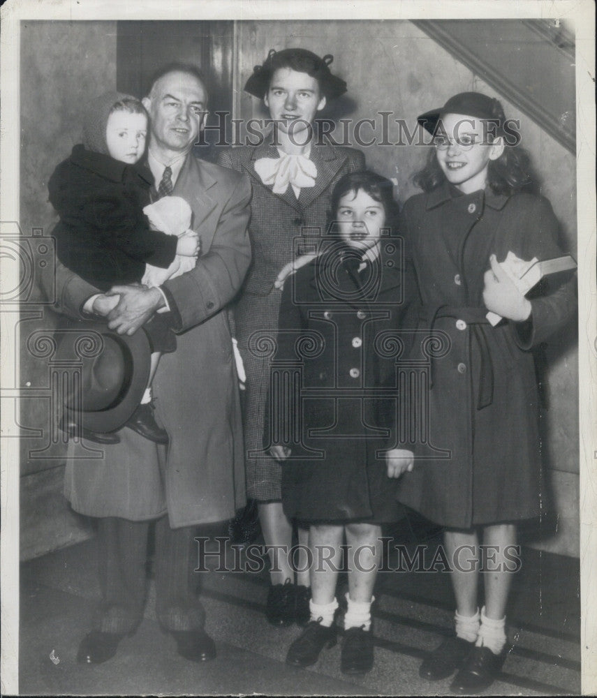 Press Photo Former Communist editor Louis F. Budenz with family - Historic Images