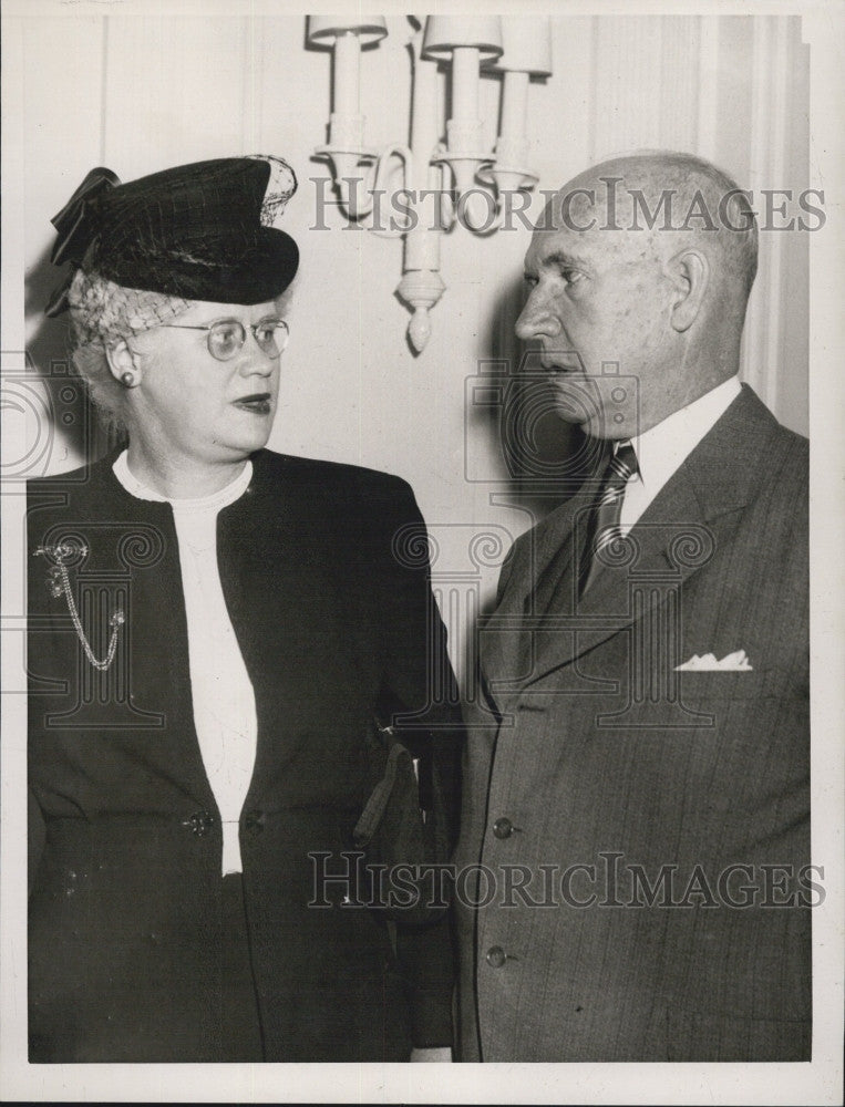 1947 Press Photo V.P. P.T.O. Assoc. Mrs. William R. Blair and John S. Desmond Jr - Historic Images