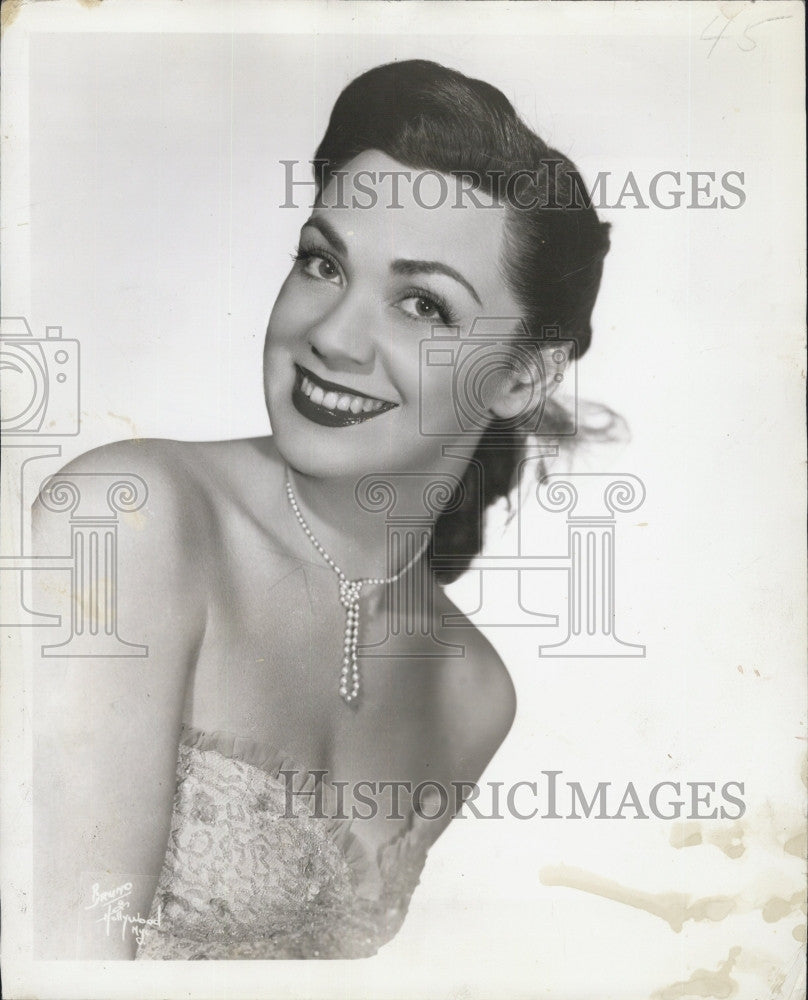 1949 Press Photo Songstar Kitty Kallen headline at Canobi Lake Park Salem NH - Historic Images