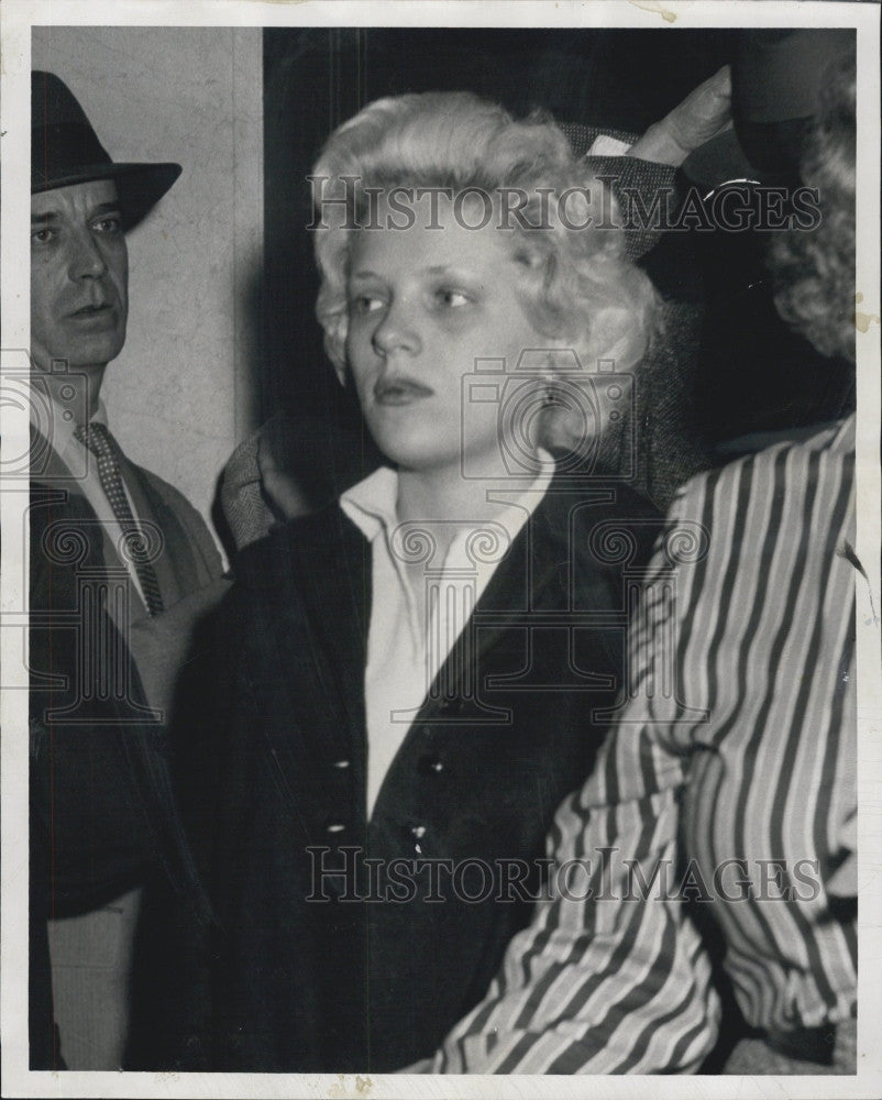 1957 Press Photo Geraldine Buckly Given Suspended Sentence After Trial - Historic Images